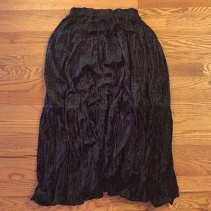 Long velvet black skirt