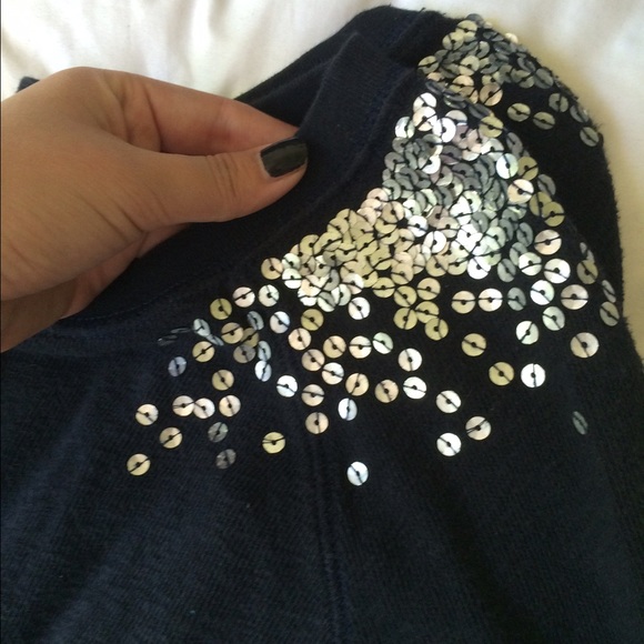 Abercrombie and Fitch sequence sweater - Picture 3 of 3