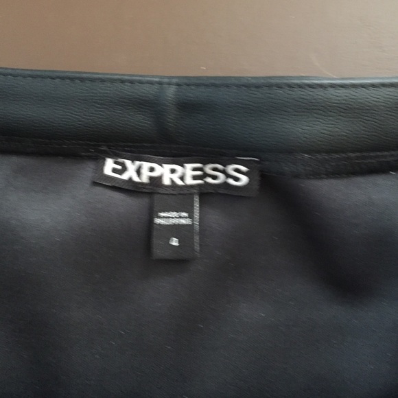 Express faux leather mini skirt - Picture 2 of 7