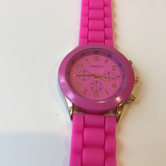 Accessories - ✨30% off bundles✨Pink rubber watch