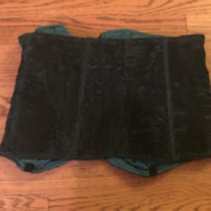 Green tie waist clincher