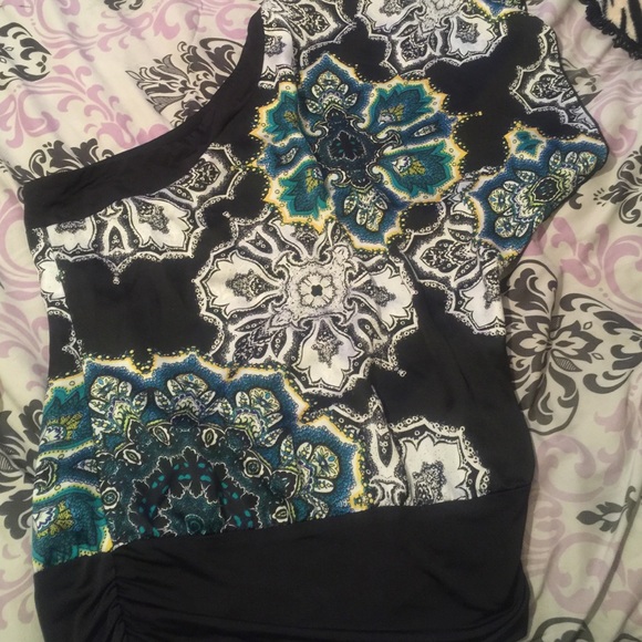 One shoulder top