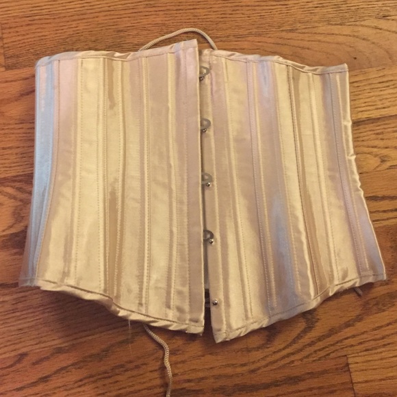 Small waist clincher