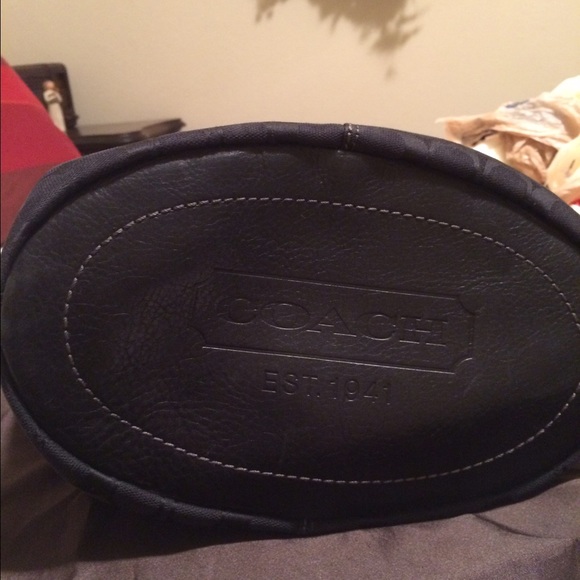 Coach black bucket bag - Picture 3 of 4