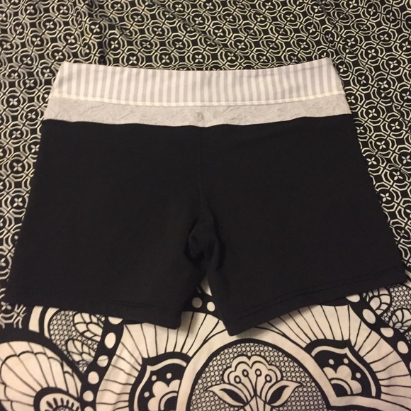reversible lululemon 5in shorts