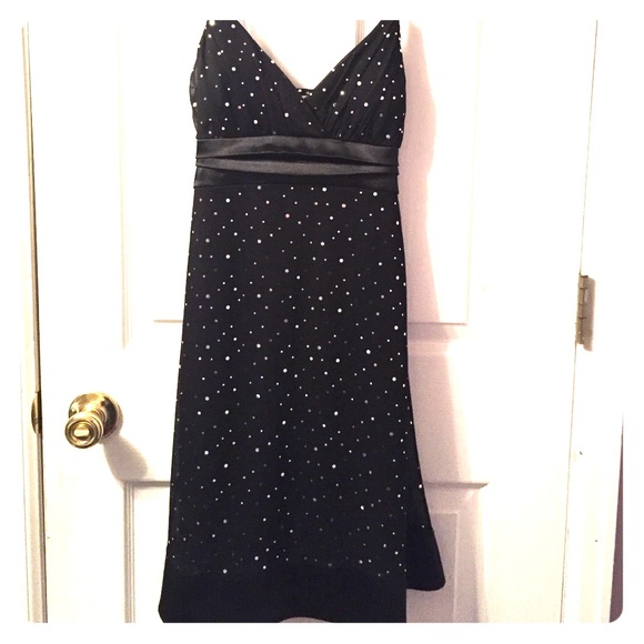 Short, formal dress. Only worn once. YOUTH