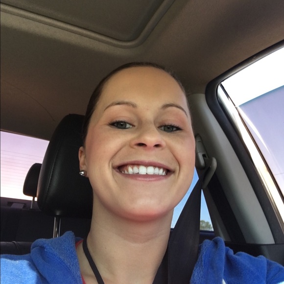 Meet your Posher, Jessica - Picture 1 of 1