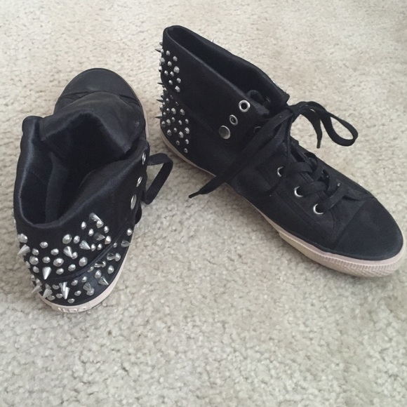 WORN ONCE ALDO STUDDED SHOES