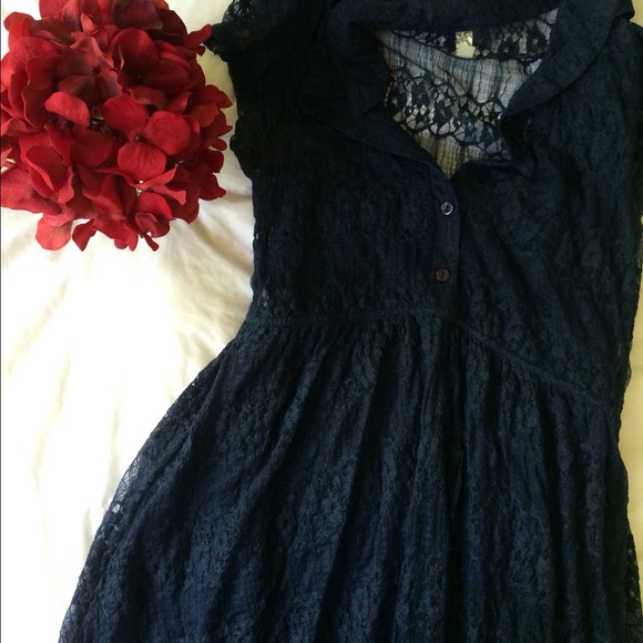 Blue lace dress - Picture 2 of 2
