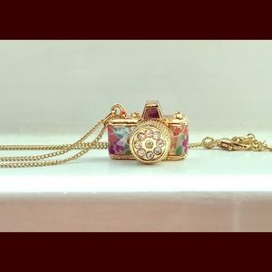 NWOT Lauren Conrad necklace