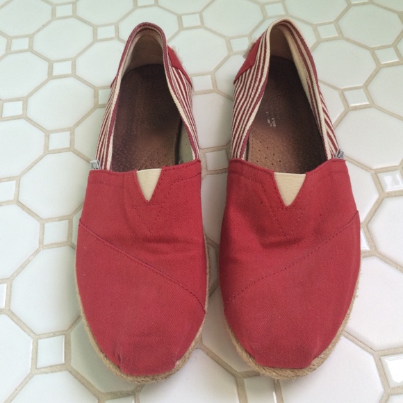 Toms