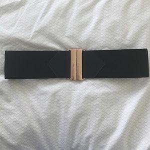 H&M elastic and gold belt