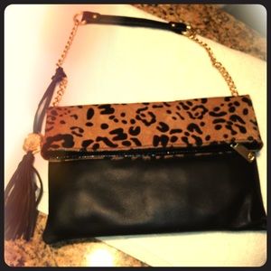 Like new Vince Camuto real leather purse
