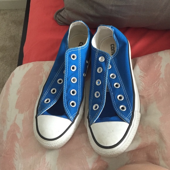 blue converse will include new laces