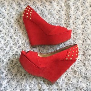 Material Gold Spiked Red Wedges