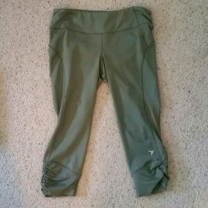 Old Navy workout capri leggings