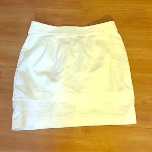 White structured skirt