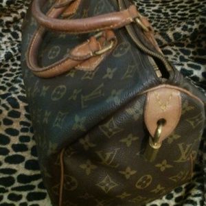 Louis Vuttion Speedy 30 Authentic