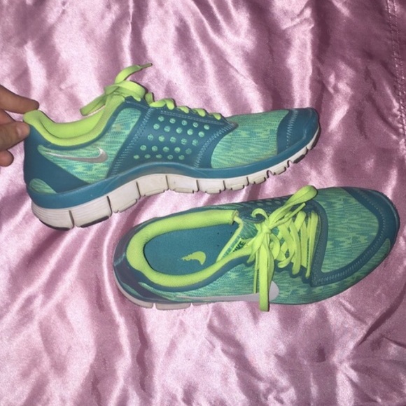 Nike Shoes - SOLD on Ⓜ️! Nike free runs 5.0