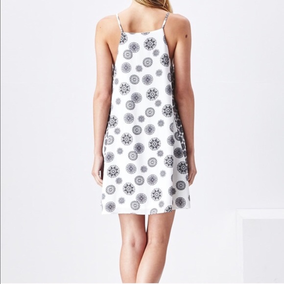 Sadie & Sage Daisy Dress - Picture 2 of 4