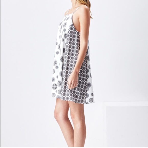 Sadie & Sage Daisy Dress - Picture 3 of 4