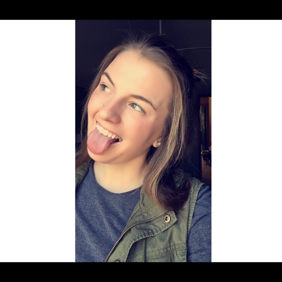 Meet your Posher, Nicole