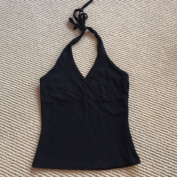 Black top - Picture 1 of 3