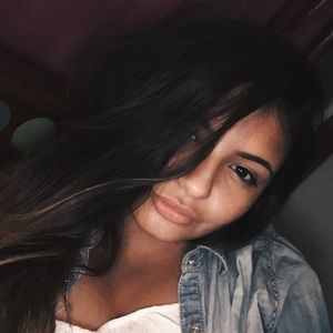 Meet your Posher, Reyna