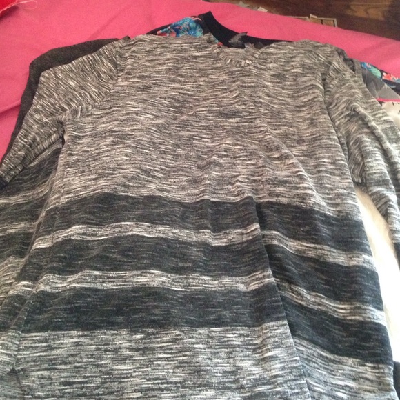 😎Grey and black hooded shirt😎 - Picture 2 of 3