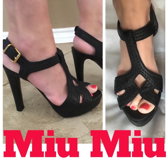 Miu Miu Shoes - 🔻Miu Miu Black Platform Heels - Sz 36.5 - R$1095