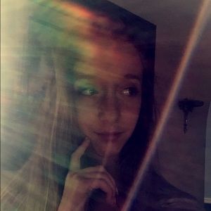 Meet your Posher, Lara