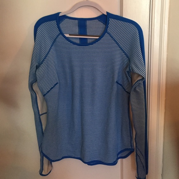 SOLD.   Lululemon long sleeve reversible top