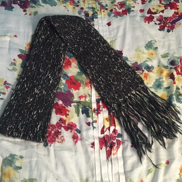 Speckled grey winter scarf - Picture 1 of 2