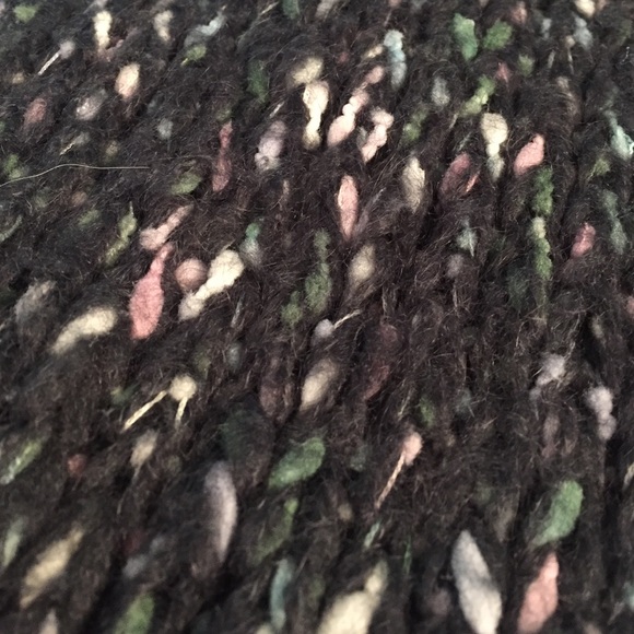 Speckled grey winter scarf - Picture 2 of 2