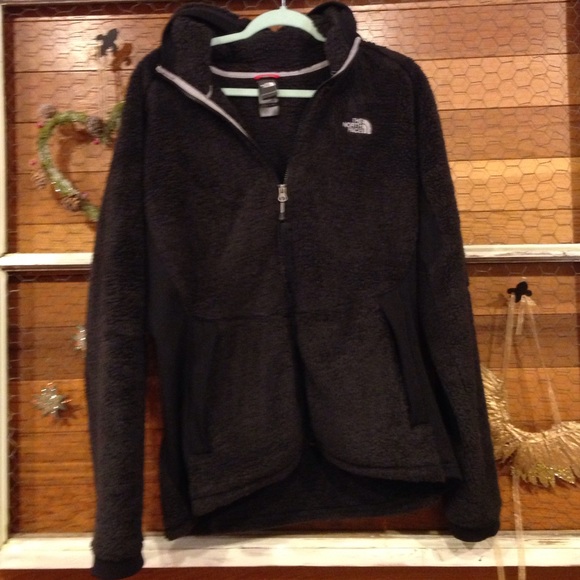 Fuzzy north face jacket - Picture 1 of 4