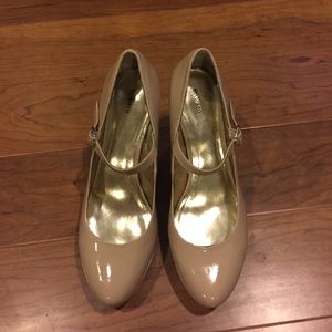 High-heeled shoes (size 11)