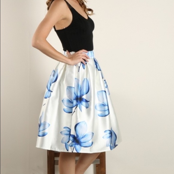 The Blue Floral Midi Skirt - Picture 2 of 3