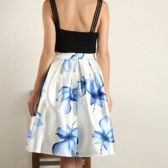 The Blue Floral Midi Skirt - Picture 3 of 3