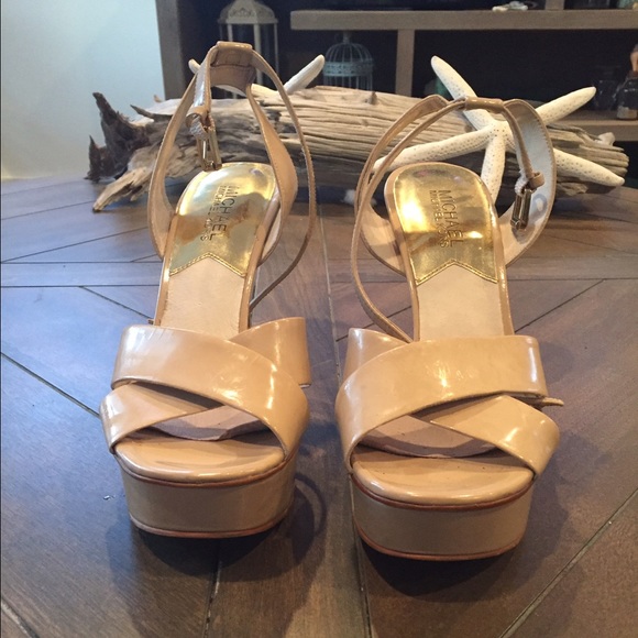 Micheal Kors Gideon sandal nude platform heel