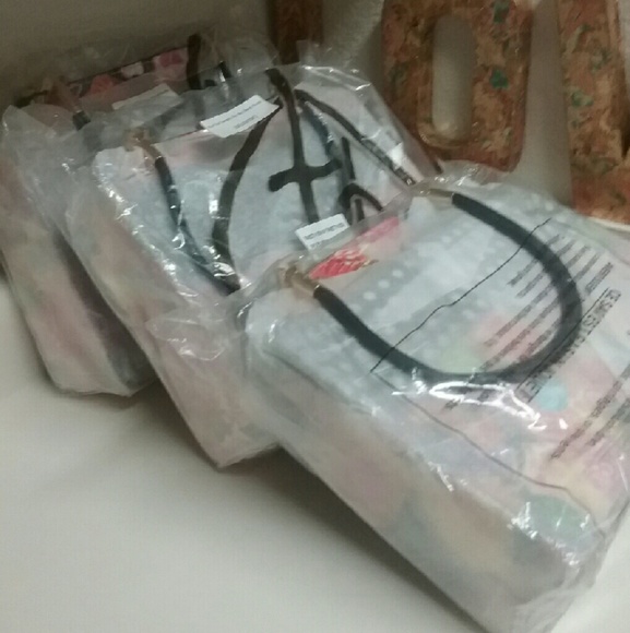 Iron Fist Cupcake/Candy/Bow purse NWT - Picture 2 of 4