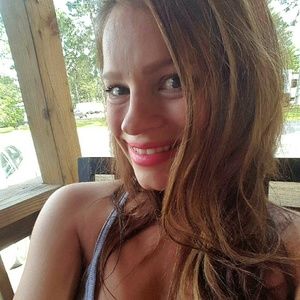 Meet your Posher, Shana