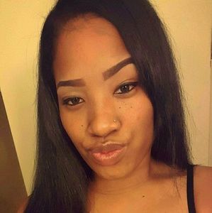 Meet your Posher, Desiree