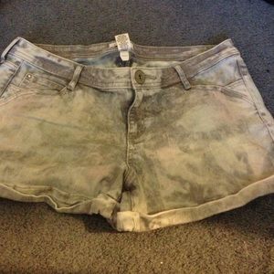 juniors acid wash shorts