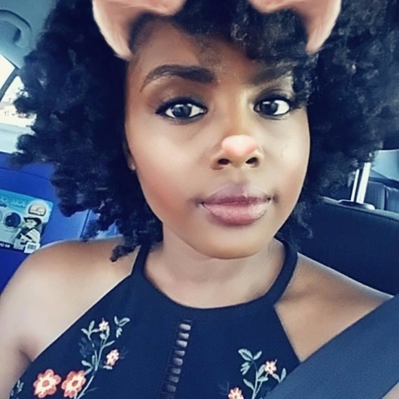 Meet Your Posher, Allison! - Picture 4 of 6