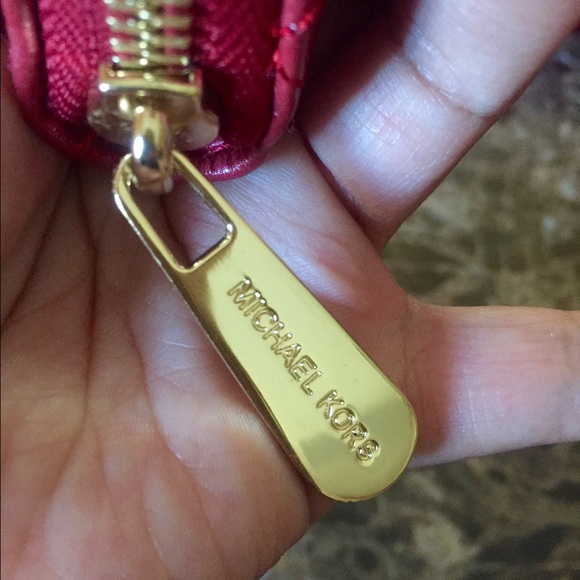 💥SOLD💥Michael Kors wallet - Picture 2 of 4