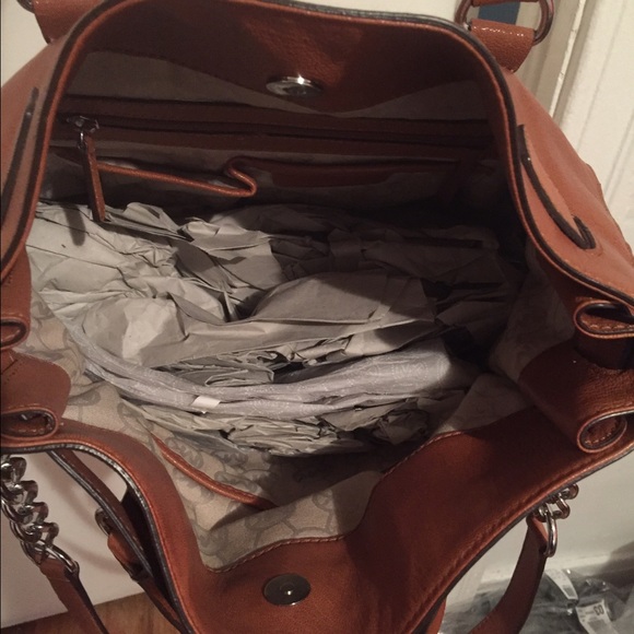 MK Hamilton - Picture 4 of 4