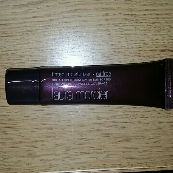 Laura Mercier Tinted Moisturizer: Nude/light beige