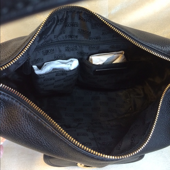 New Michael Kors Lg leather Fulton - Picture 4 of 8