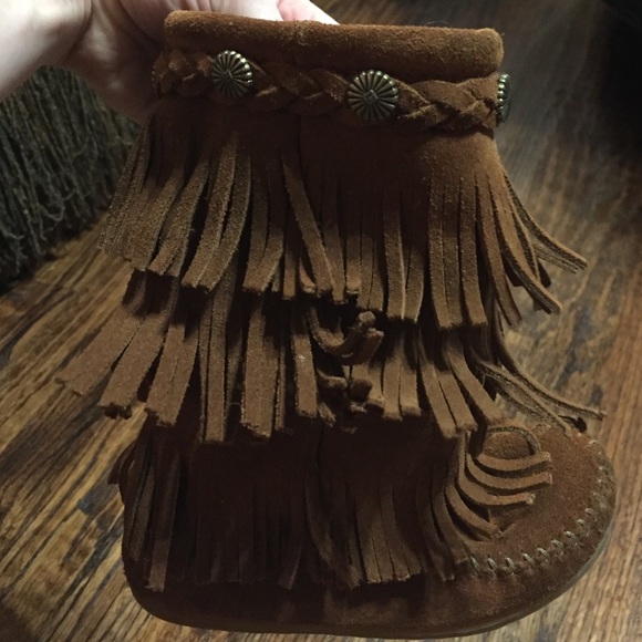 Little girls fringy boots n good condition - Picture 2 of 4