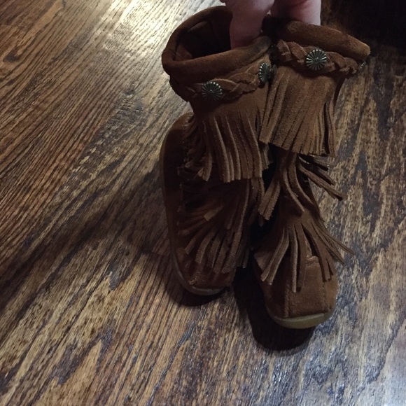 Little girls fringy boots n good condition - Picture 4 of 4